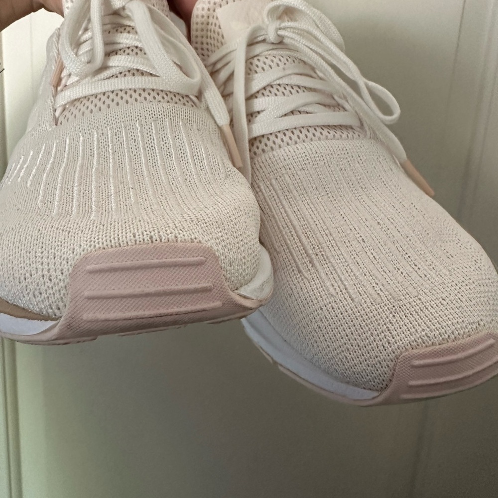Adidas Swift Run